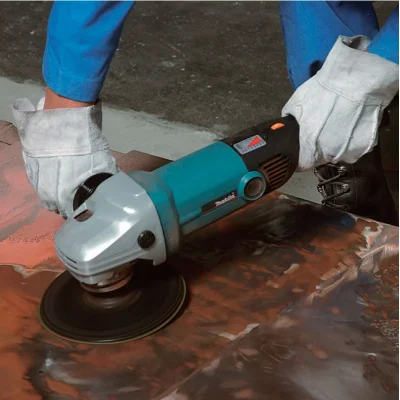 מלטשת 7 אינץ' 1600W דגם SA7000C מבית MAKITA