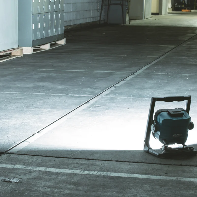 פנס זרקור לד MAKITA DML805 נטען 230V+18V מקיטה